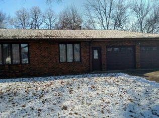 104 N 3rd St, Mechanicsburg, IL 62545