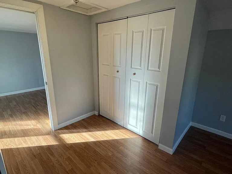198 Helen St — Photo 15