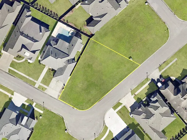 600 Ember Grove Xing, Lafayette, LA 70508