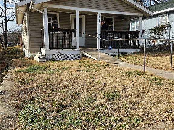 2nd image of 3926 Myrtle Ave