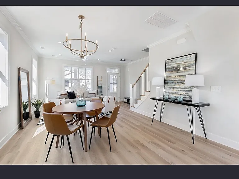 2305 Harvard Ave — Photo 5