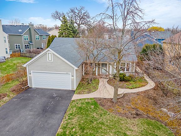 2nd image of 1353 Windsor Ln