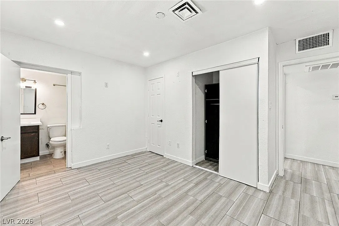 4 bed, 3.0 bath, 1023 sqft, $2,300 — Photo 4