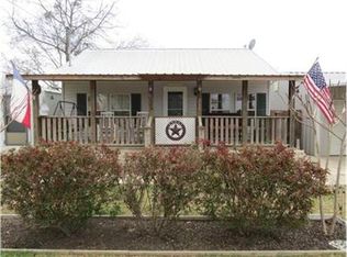 213 Yoakum St, Rockdale, TX 76567