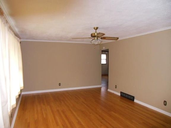 2nd image of 2715 Hooker Ave