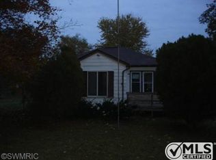 941 10th St, Plainwell, MI 49080