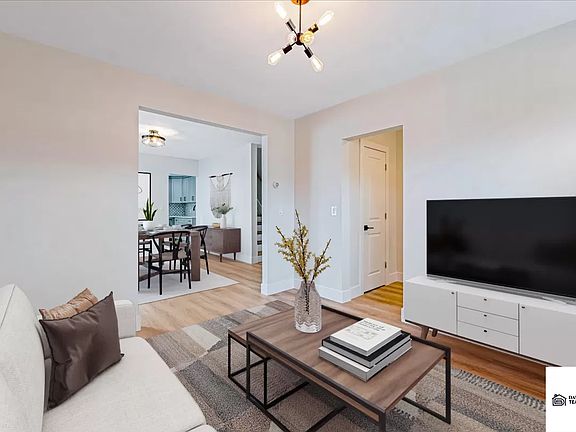 3rd image of 3639 Provost Ave