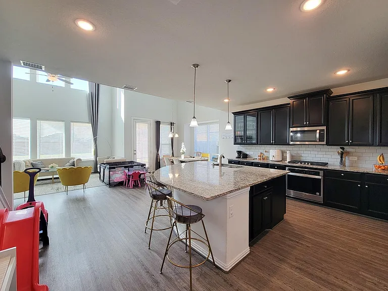 4010 Palmer Meadow Ct — Photo 8