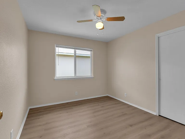 111 David Dr — Photo 16