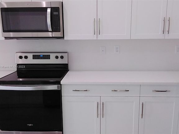 2nd image of 5062 Alonza Ave