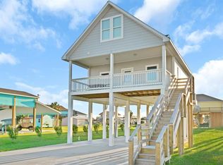 943 S Selwyn Rd, Crystal Beach, TX 77650