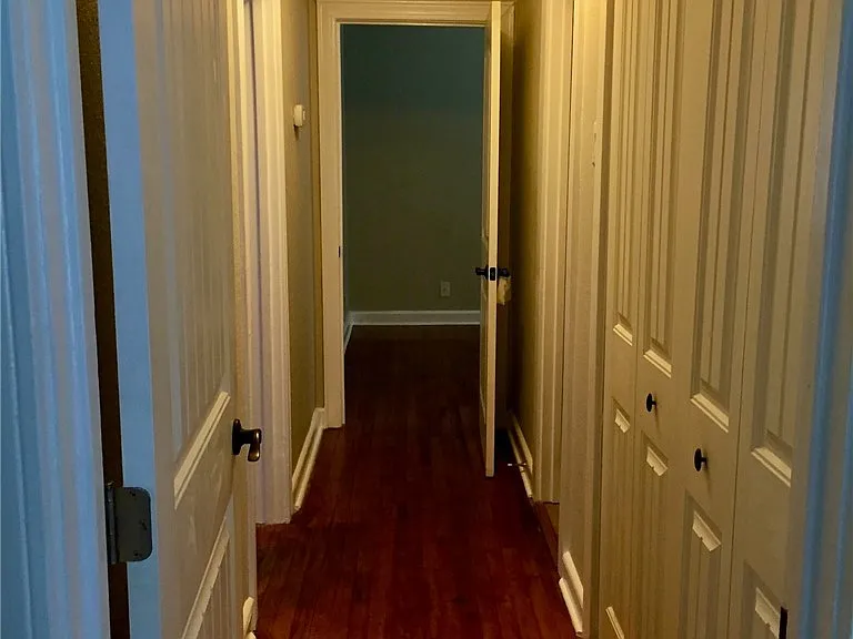 800 Mitchell St — Photo 5