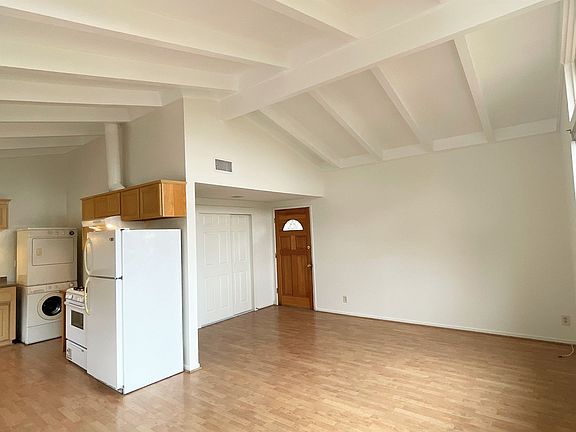2nd image of 124 Rees St #126