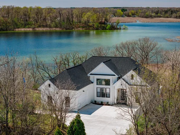 1835 N Davies DRIVE, Summit, WI 53066