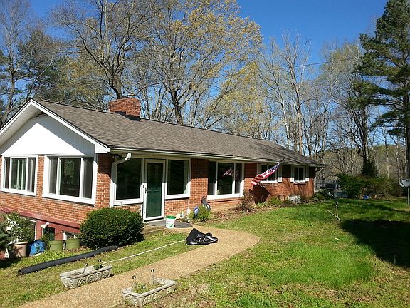 2nd image of 369 Gloria Cir