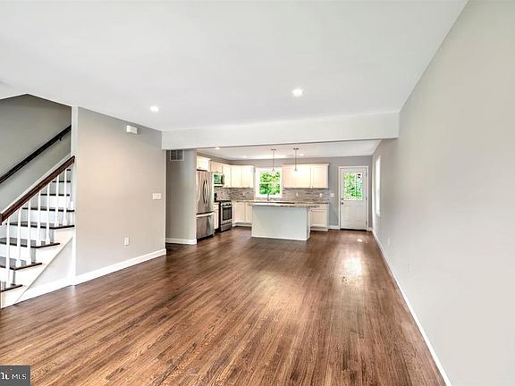 5th image of 51 Hadley Ave