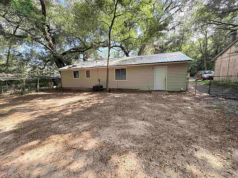 2922 Oakwood Dr — Photo 33
