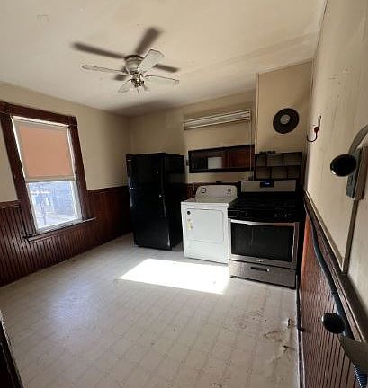 2nd image of 546 Montgomery St #3