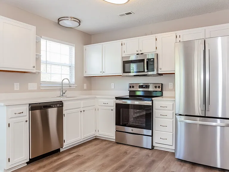 14049 Southbridge Forest Dr — Photo 7