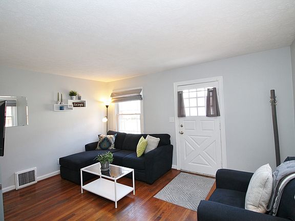 3rd image of 6913 Hurd Ave