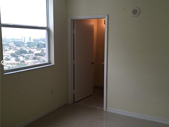 5th image of 1 Glen Royal Pkwy APT 1404