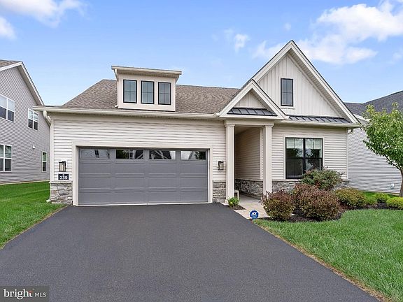 4th image of 239 Nelson Dr