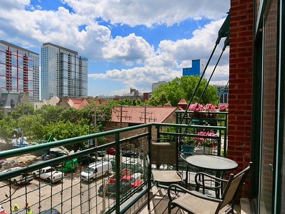 4th image of 1727 S Indiana Ave APT 310