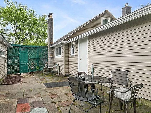 2nd image of 4949 Boyd Ave NE