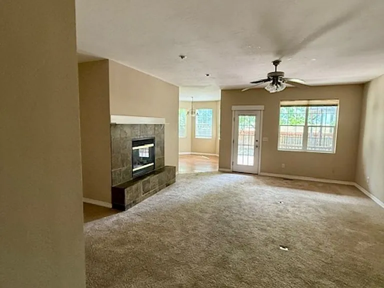 226 E River Rock Rd — Photo 10