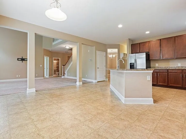 1010 Chelsey Way — Photo 14