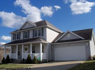 18 Monument Ln, Morgantown, WV 26508