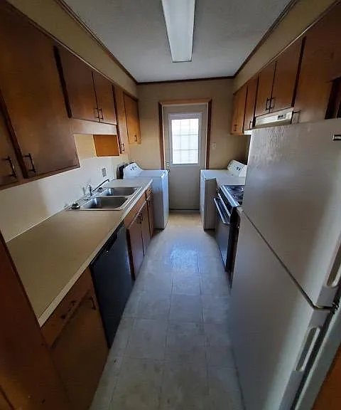 617 Bond St #4 — Photo 2