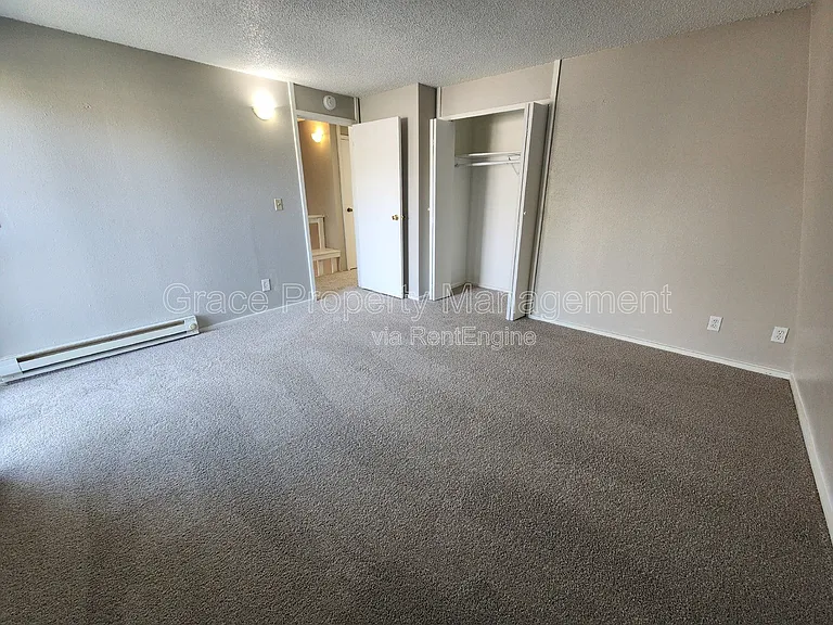 492 S Dover Ave — Photo 10