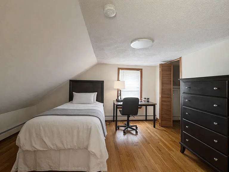585 Somerville Ave #1 — Photo 4