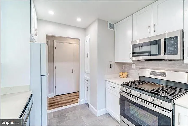 600 Roosevelt Blvd #312 — Photo 11