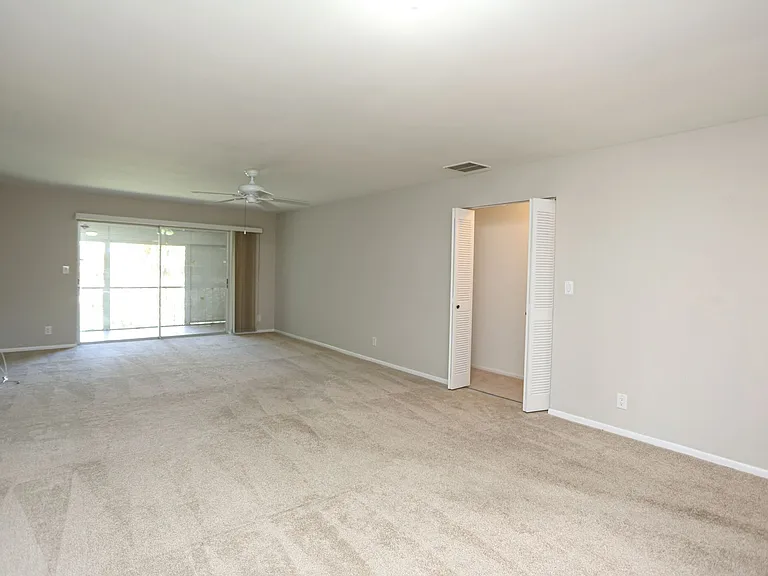 221 Cypress Way E #201 — Photo 8
