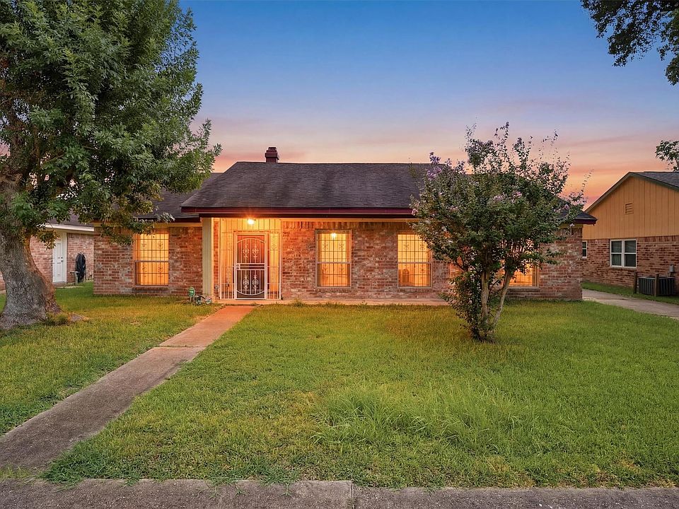 1st image of 12126 Pine Knoll Dr