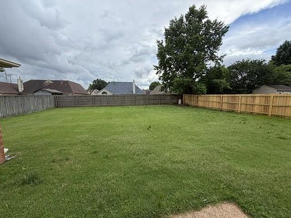 4th image of 11196 Cashmere Woods Dr