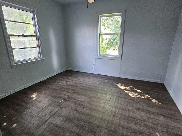 4805 Collins Ave — Photo 12