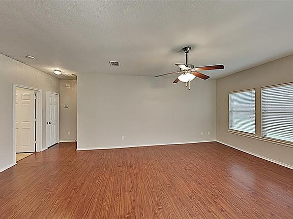 4th image of 8128 Hulen Park Cir