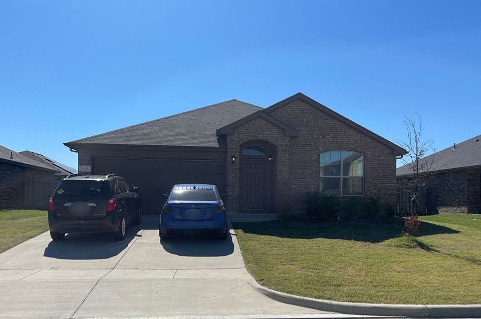 1st image of 318 Preakness Ln