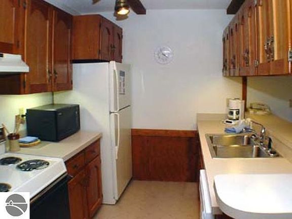 3rd image of 7765 Washtenaw Dr #422/423