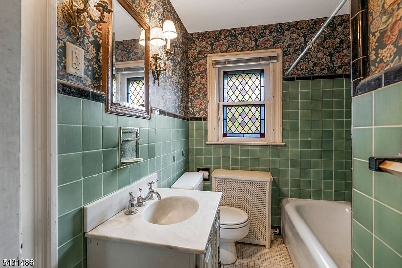 13th image of 3 Shelbourne Ave