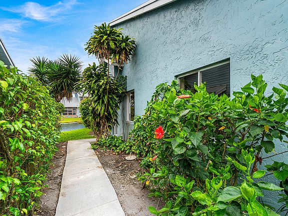 4th image of 3795 Island Club Circle E #10