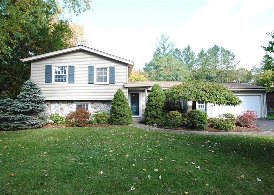 1st image of 418 Brookwood Dr