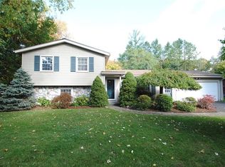 418 Brookwood Dr, Webster, NY 14580