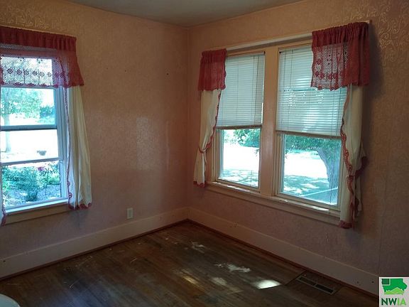 5th image of 3601 Lincoln Way