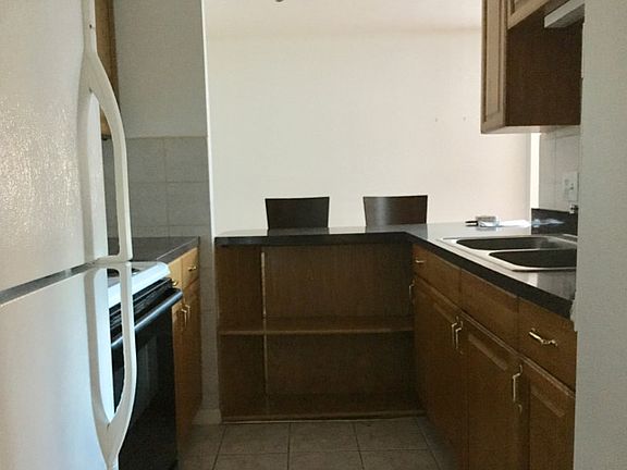 2nd image of 5920 N Kenmore Ave APT 417