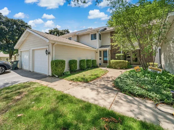 4S780 Pinehurst Dr, Naperville, IL 60563