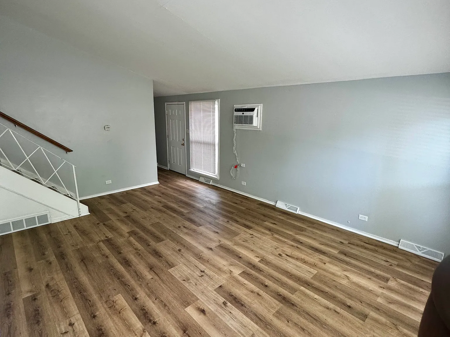 Justine St, Markham — Photo 4